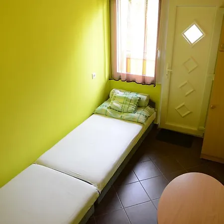 Szegedi Partfuerdo Es