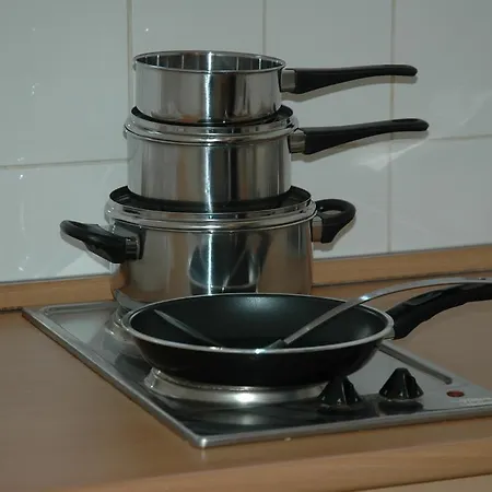 Szegedi Partfuerdo Es *