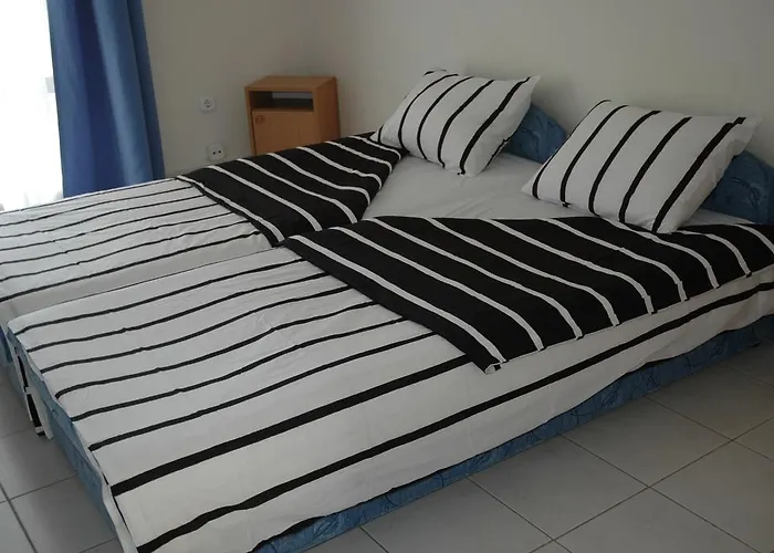 Camping Szegedi Partfuerdo Es *