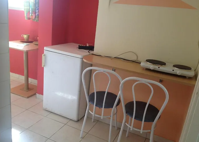 Szegedi Partfuerdo Es Camping *