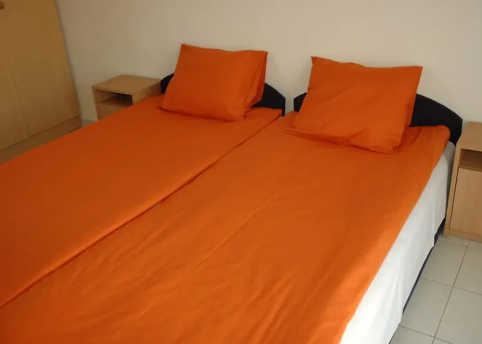 Szegedi Partfuerdo Es Camping Szeged