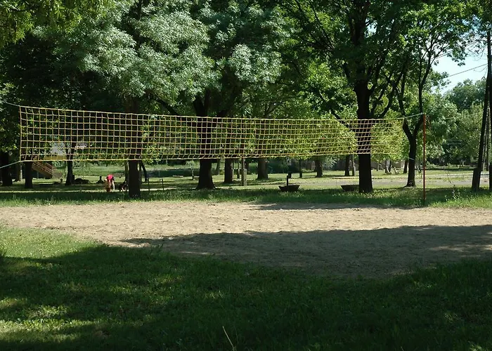 Camping Szegedi Partfuerdo Es *