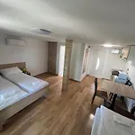 Szegedi Partfuerdo Es Campingplatz Szegedin
