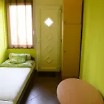 Szegedi Partfuerdo Es *