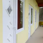 Szegedi Partfuerdo Es