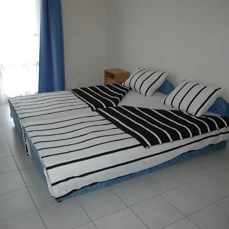Szegedi Partfuerdo Es Campsite Szeged