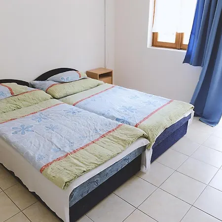 Campsite Szegedi Partfuerdo Es Szeged