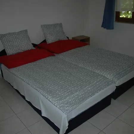 Szegedi Partfuerdo Es Campsite Szeged