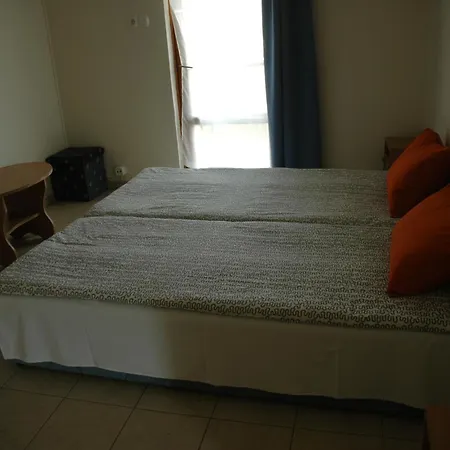 Szegedi Partfuerdo Es Campsite