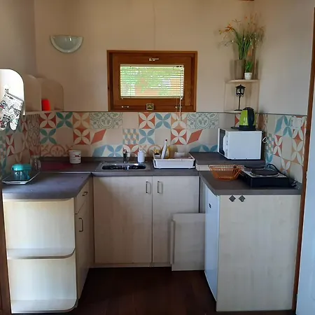 Szegedi Partfuerdo Es Campsite