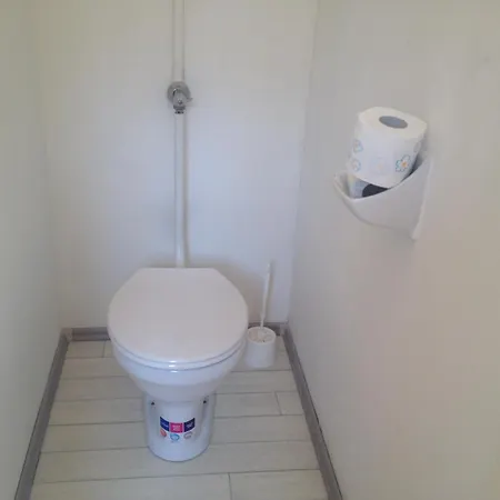 Szegedi Partfuerdo Es キャンプ場 セゲド