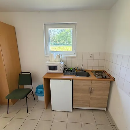 Szegedi Partfürdő és *