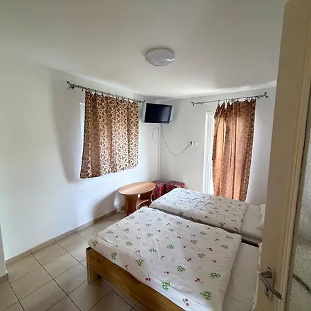 Kemping Szegedi Partfürdő és *