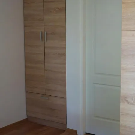 Szegedi Partfürdő és *