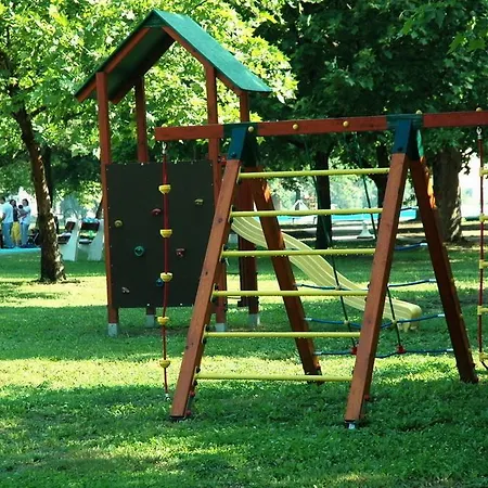 Campsite Szegedi Partfuerdo Es Szeged