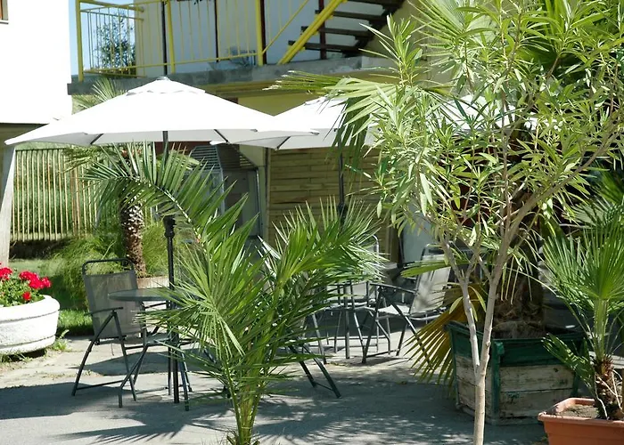 Szegedi Partfuerdo Es Campsite