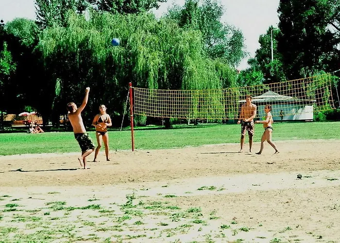 Campingplads Szegedi Partfuerdo Es *